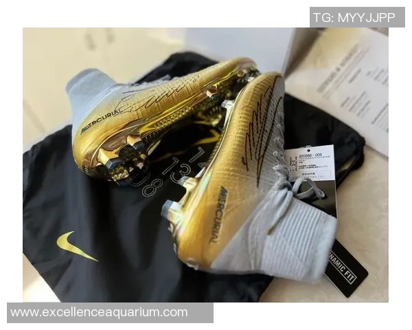 C罗足球鞋成多位球星首选众多顶级球员纷纷穿上他款鞋款